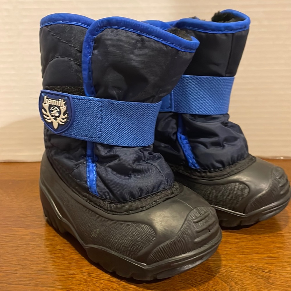 Boys or Girls Sz 6 Kamik Black Blue Waterproof Insulated Winter Snow Boots